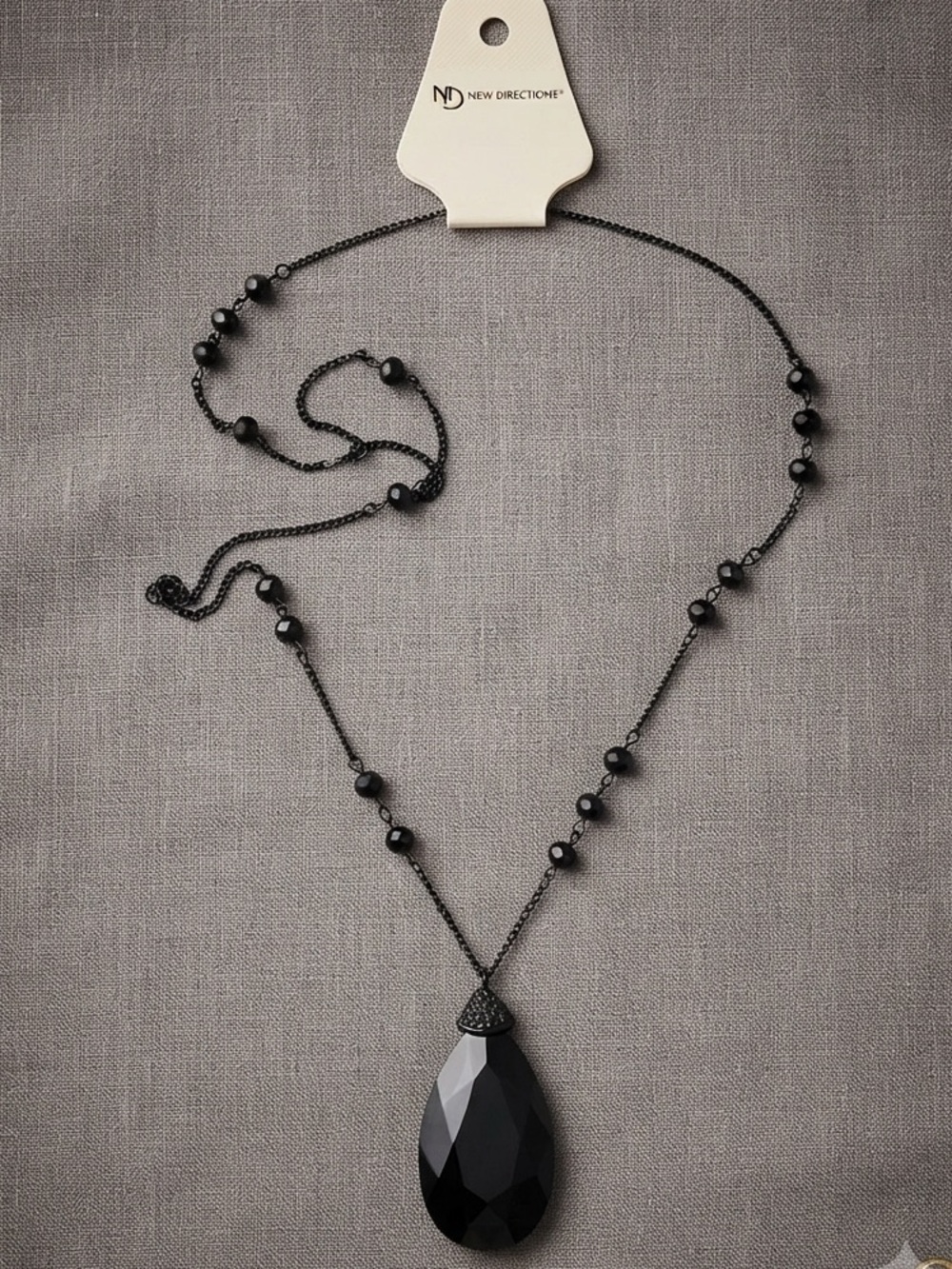 Stunning Black Teardrop Statement Necklace – New with Tags!